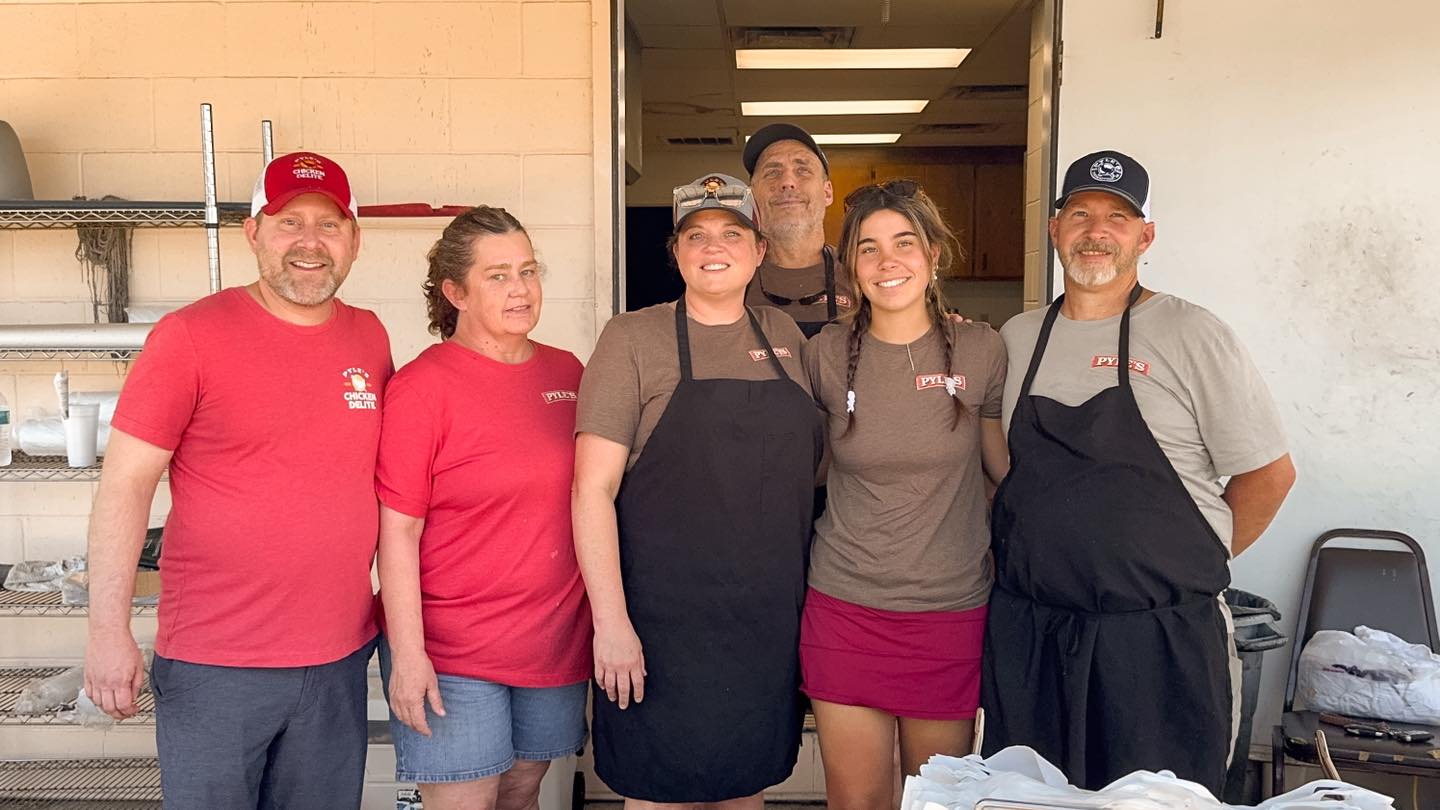 The Pyle's Chicken Delite crew at the kitchen door, 460 West Jackson Street, Thomasville, Georgia.